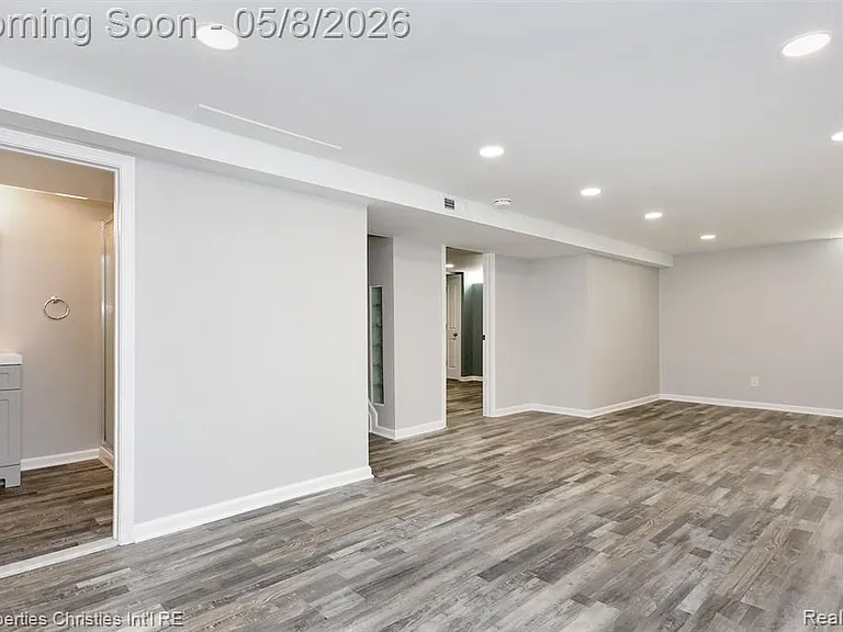 2716 Ardmore Ave — Photo 23