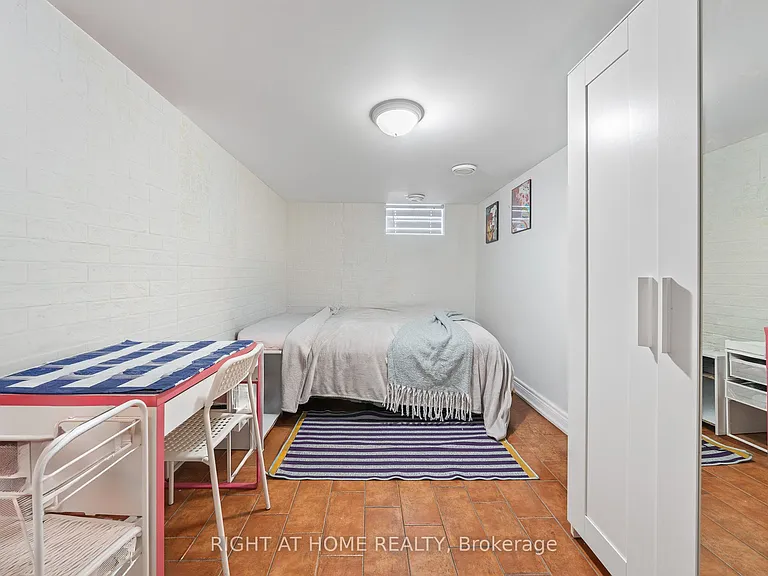 490 Brock Ave #4 — Photo 12