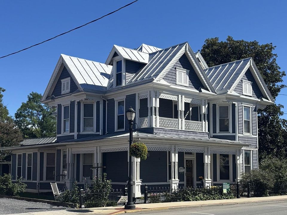 1st image of 125 S Main St