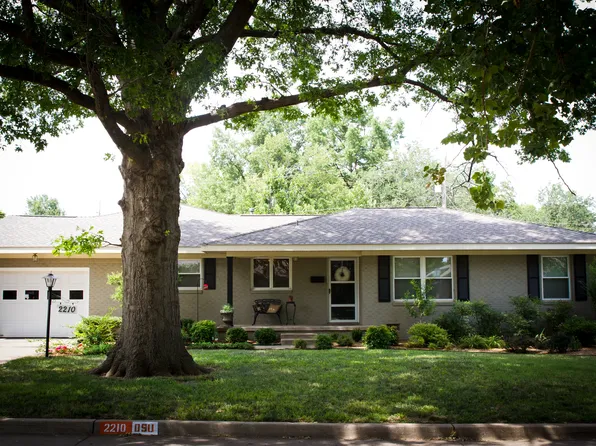 2210 W Arrowhead Ave, Stillwater, OK 74074