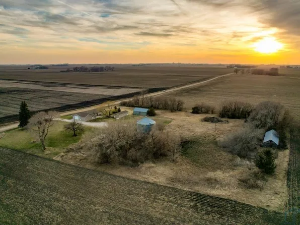 1037 560th St, Storm Lake, IA 50588
