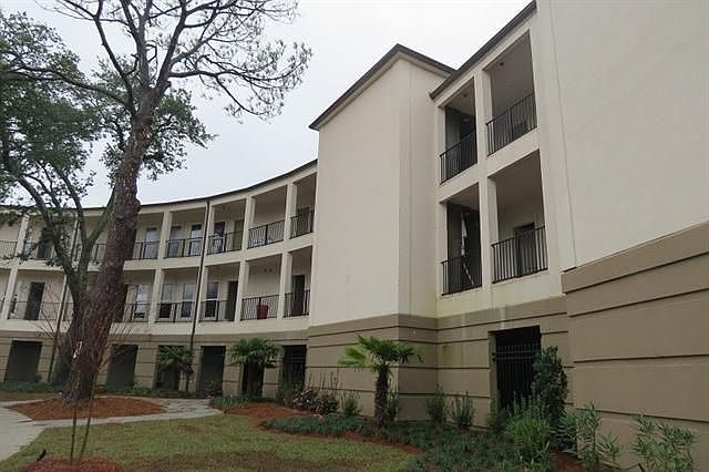 1st image of 117 Wren St #10