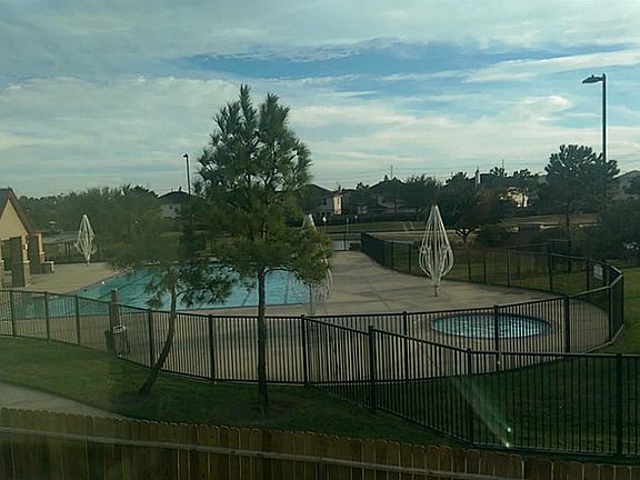 4th image of 15510 Satsuma Point Ct