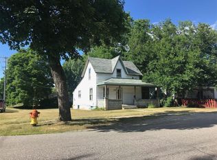 301 E Elizabeth St, Fenton, MI 48430