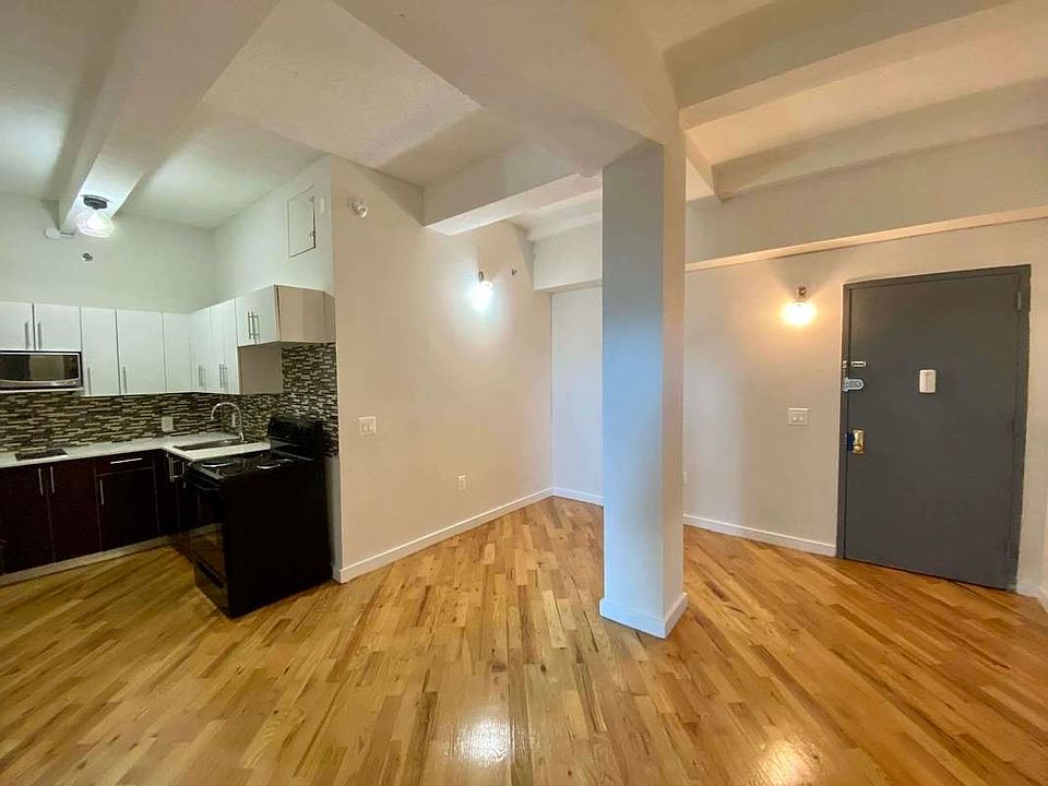 1st image of 29-28 41st Ave #903