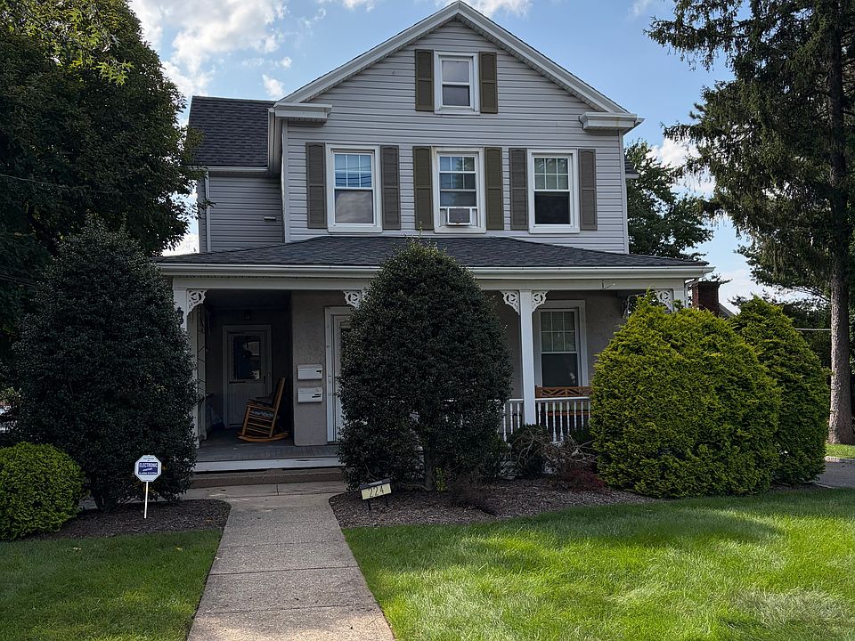 1st image of 224 Pompton Ave Floor 2