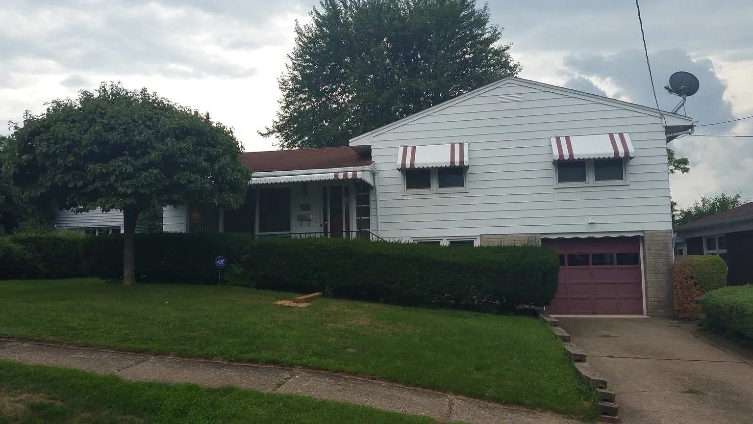 708 Ohara St photo 1