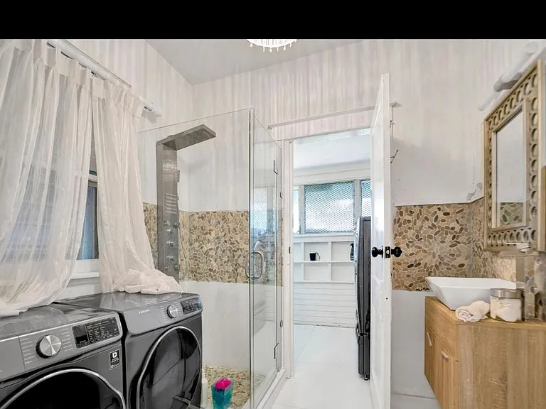 875 SW 13th Ave — Photo 22