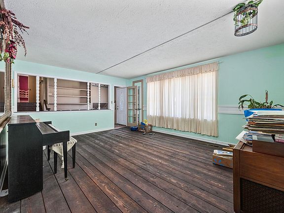 5th image of 708 Charlotte Rd.