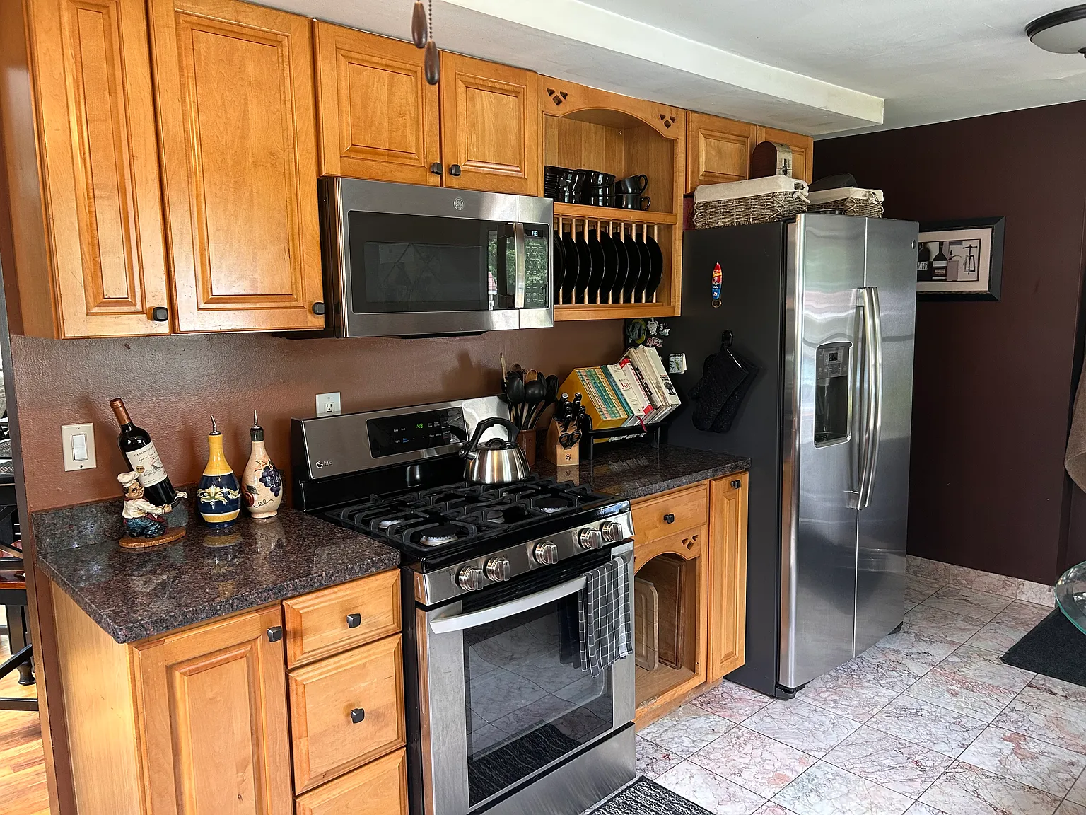 3 bed, 1.5 bath, 1800 sqft, $1,950 — Photo 3