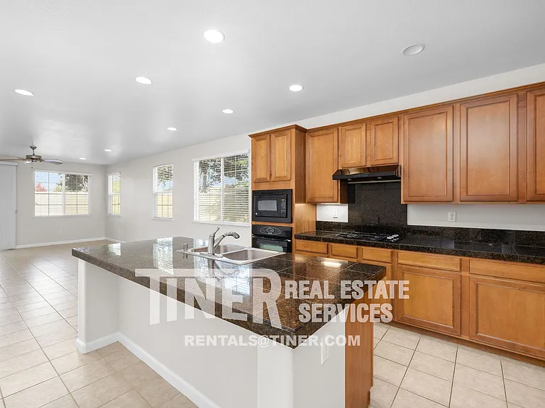 1422 Stoney Cross Ln — Photo 15