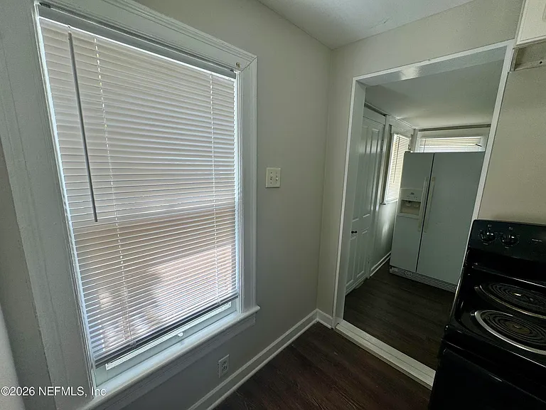 3673 Randall St — Photo 8