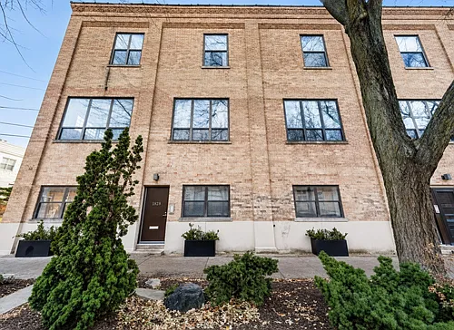 1317 W Belden Ave #F2 Photo 1
