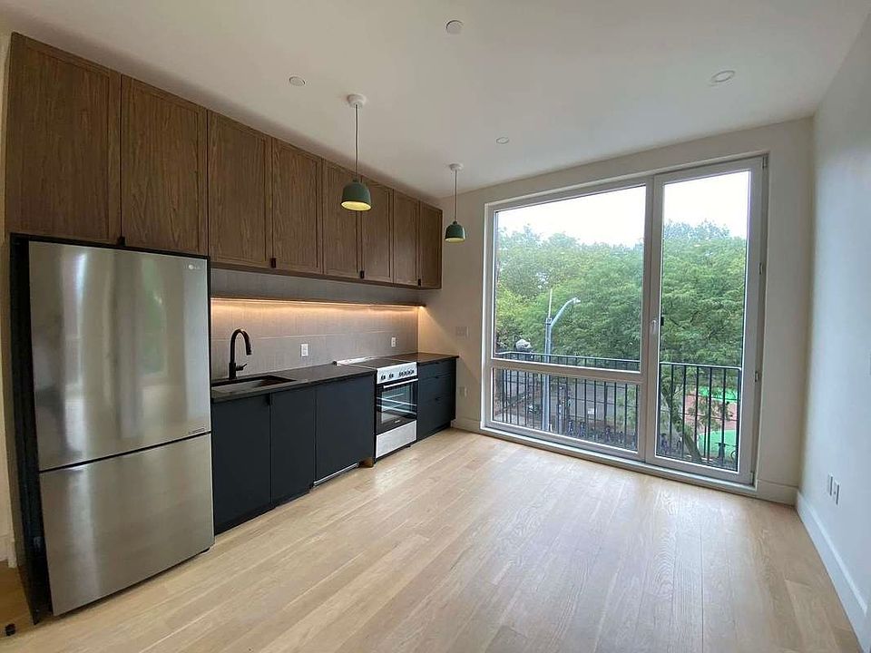 1st image of 420 Tompkins Ave #413