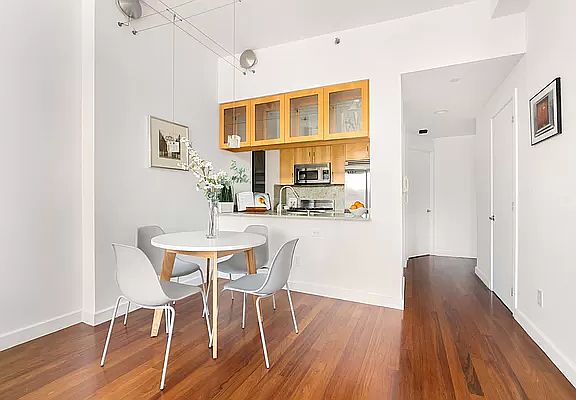 4th image of 161 E 110th St APT 6K