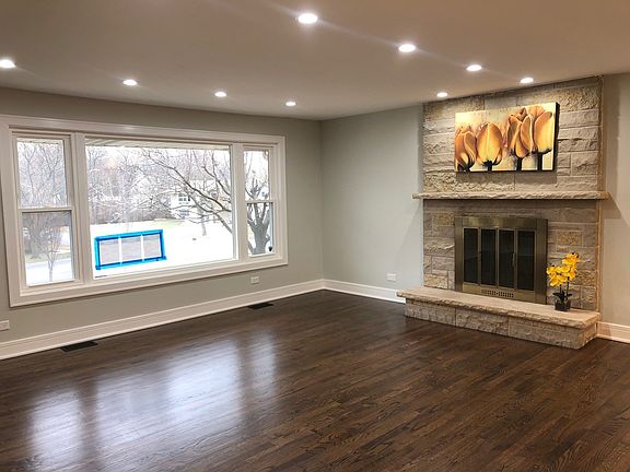 2nd image of 934 Bradford Ct