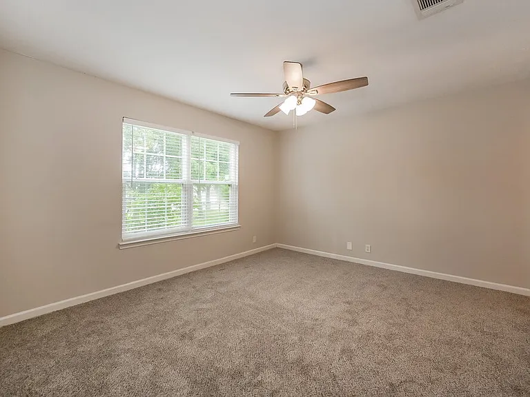 1413 Chesterbrook Ct — Photo 11