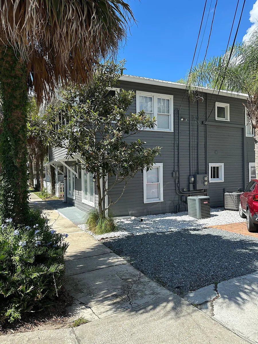 Building Photo - 205 E Voorhis Ave #205