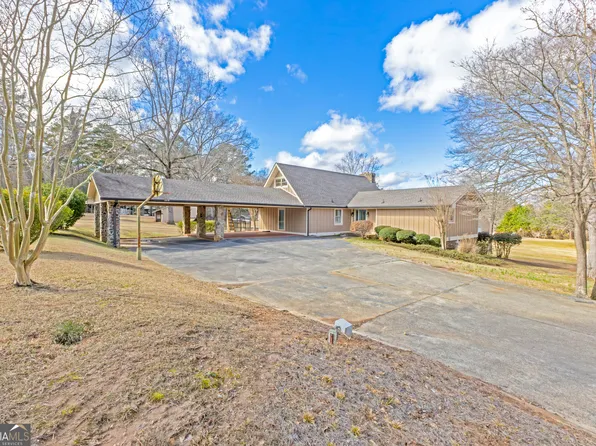 240 Sandy Lake Cir, Fayetteville, GA 30214