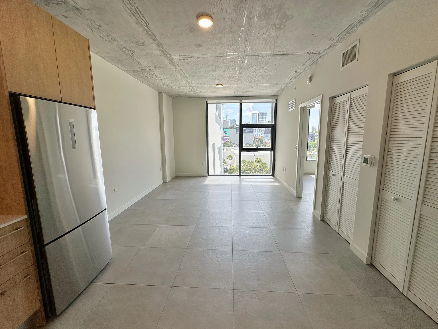 1 bed, 701 sqft, $2,328 — Photo 2