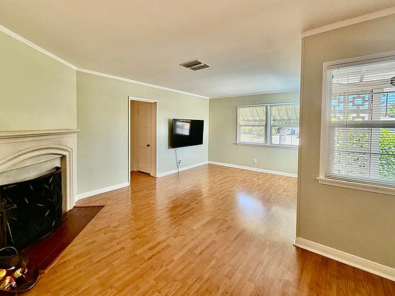 3rd image of 7451 Wish Ave