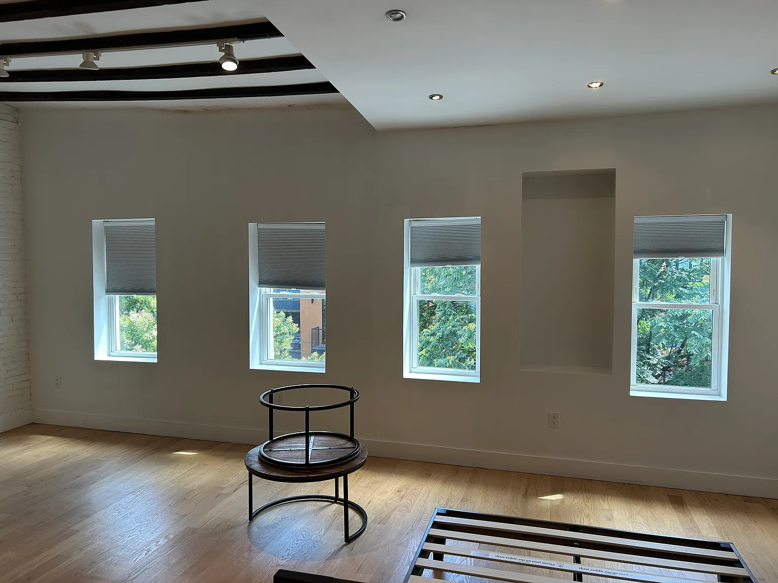98 Moore Street — Photo 1