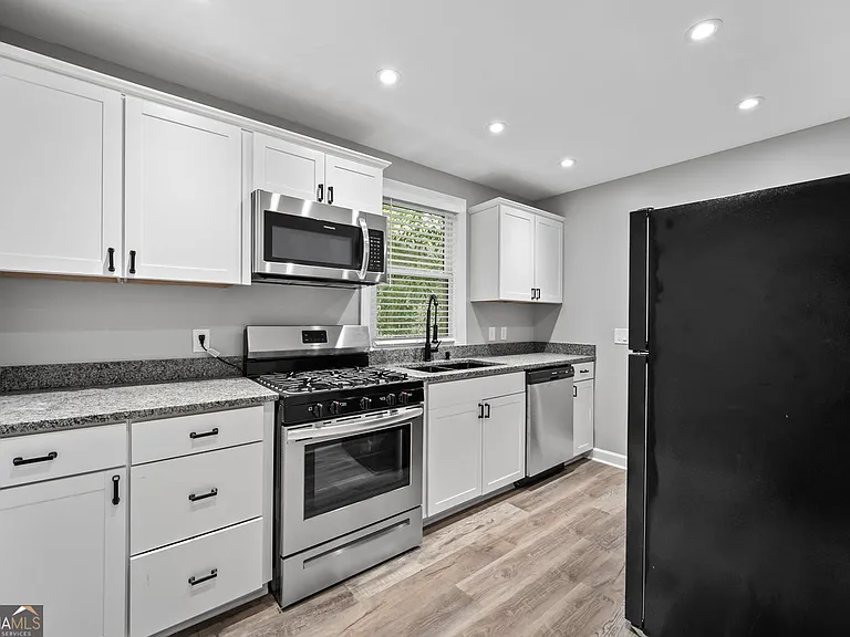 1126 Briarcliff Pl NE #2 — Photo 9