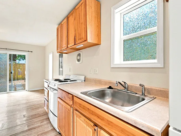 6044 SE Henderson St #B — Photo 3