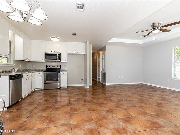 3rd image of 13470 Dee Ave