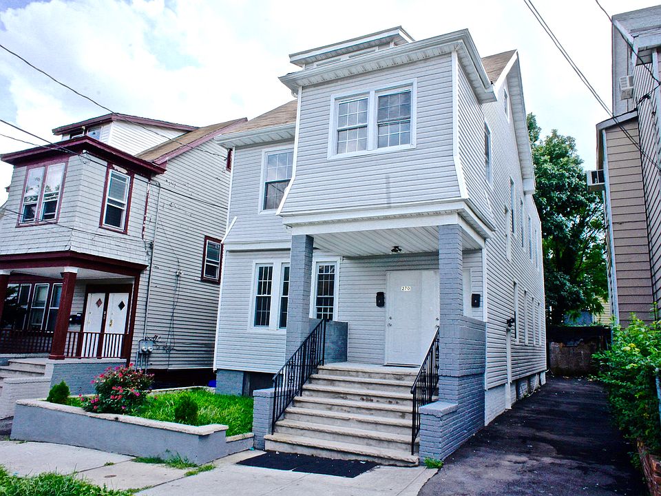 1st image of 270-272 Lehigh Ave