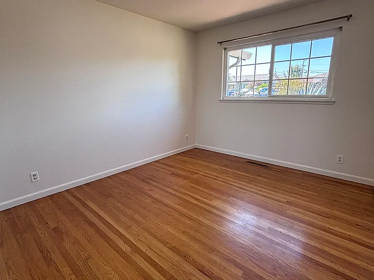 1337 Bedford St — Photo 27