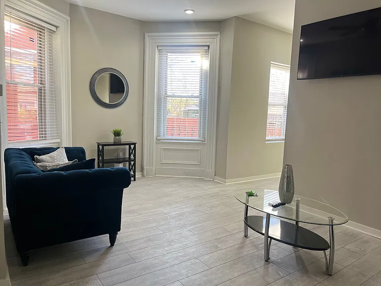 1104 Sheffield St #1 — Photo 7