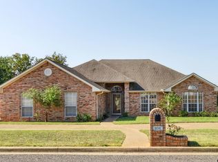 904 Van Winkle Cir, Athens, TX 75751