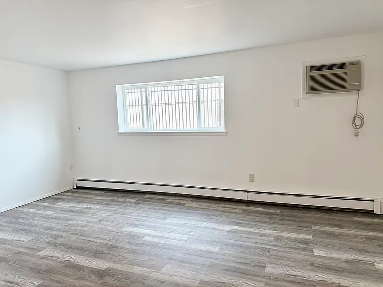 1633 Gaylord Ave #8 — Photo 4