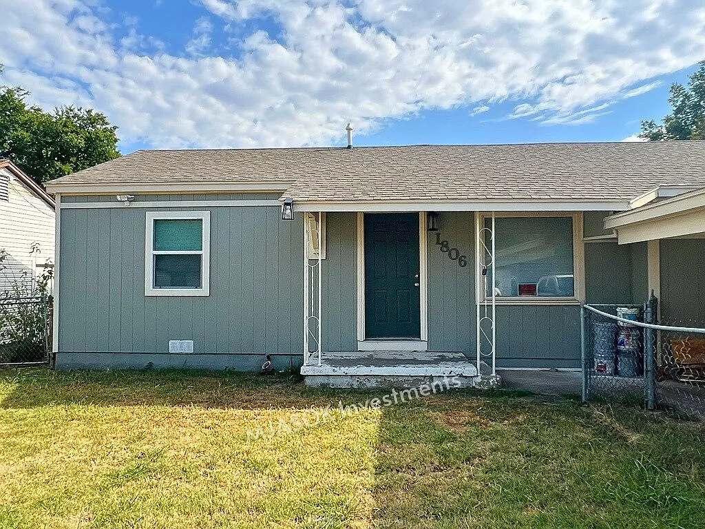 4 bed, 2.0 bath, 1375 sqft, $1,050 — Photo 1