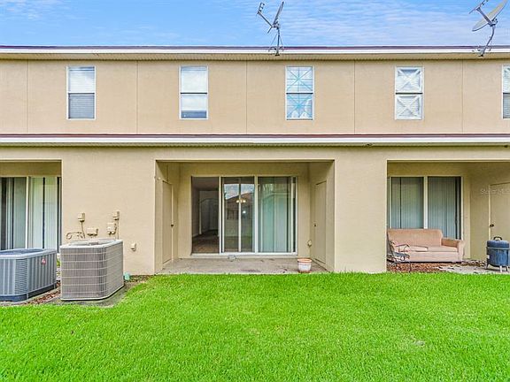 3rd image of 3006 Thornton Dr