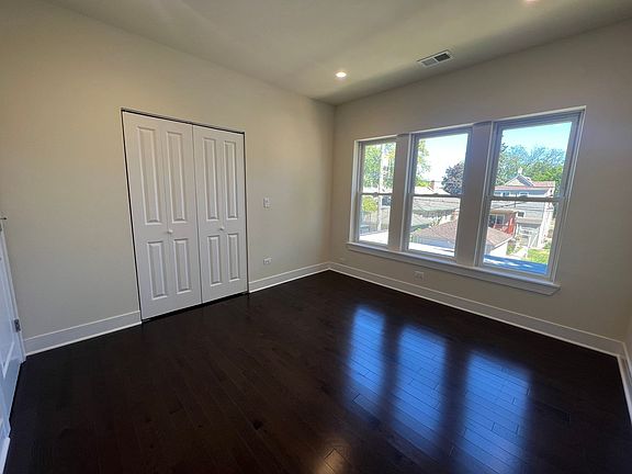 4th image of 4931 N Claremont Ave APT 2W