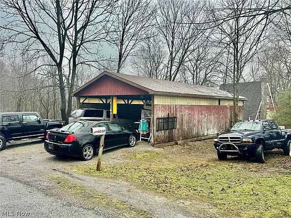 2nd image of 3230 Gable Rd NW