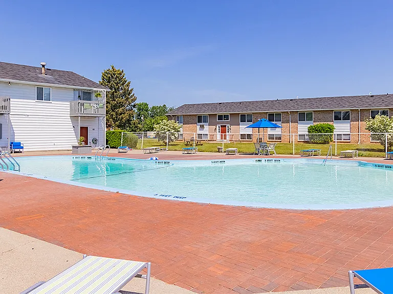 Glenbrook Manor Apartment Homes — Photo 12