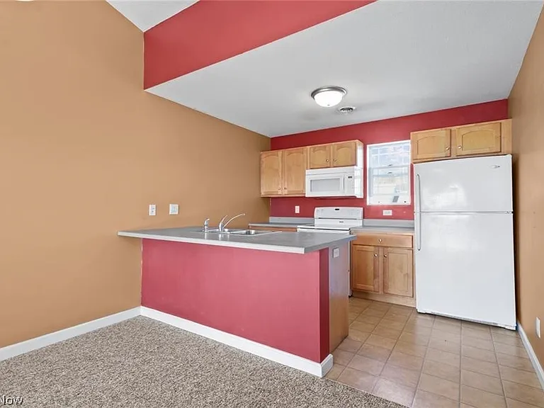 863 Cedar Way #605 — Photo 4