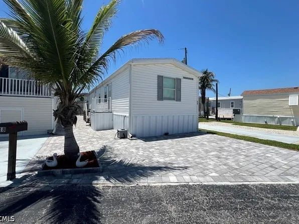 19 Helen Ln, Fort Myers Beach, FL 33931