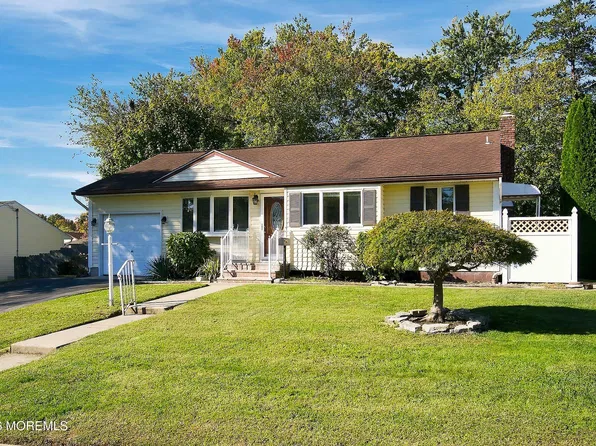 510 Mackey Avenue, Belford, NJ 07718