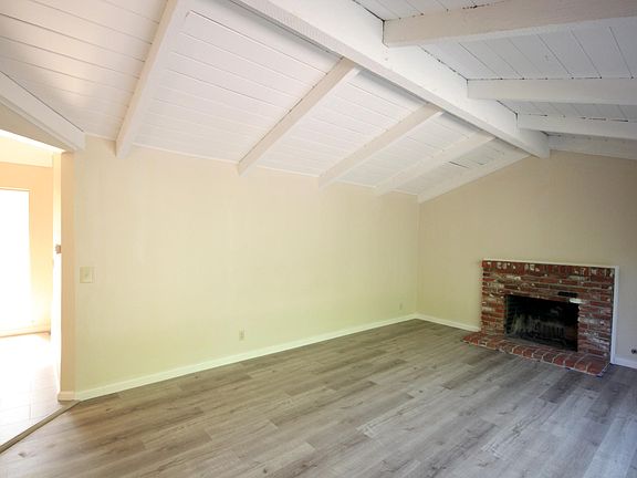 3rd image of 10404 Vista Dr #A