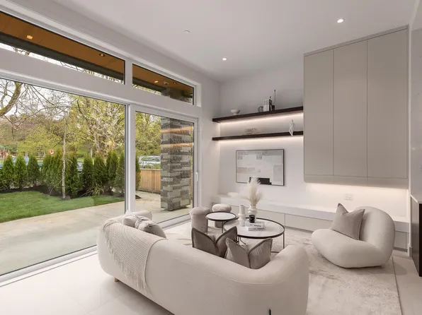 3617 W 12th Ave #1, Vancouver, BC V6R 2N5