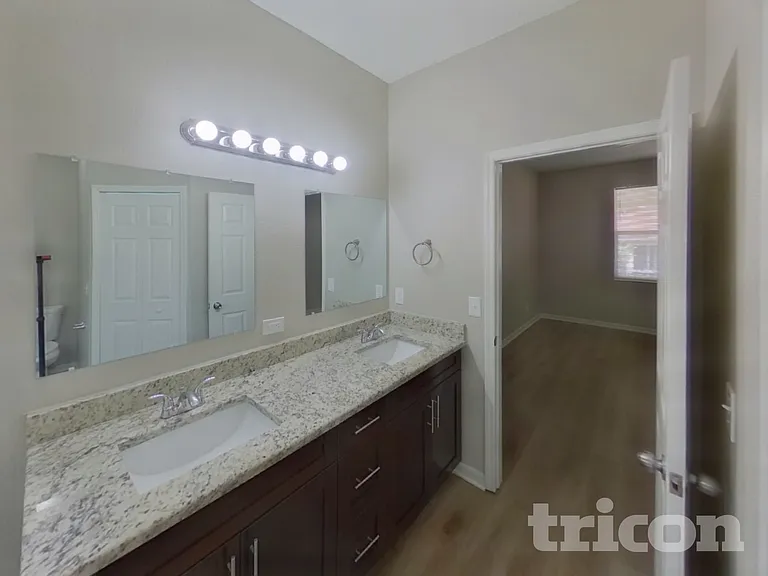 906 Grand Canyon Dr — Photo 10