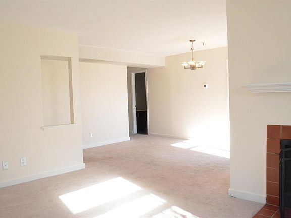 4th image of 421 Redding Rd APT 39