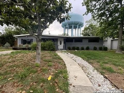 1st image of 1006 Chevy Chase Dr