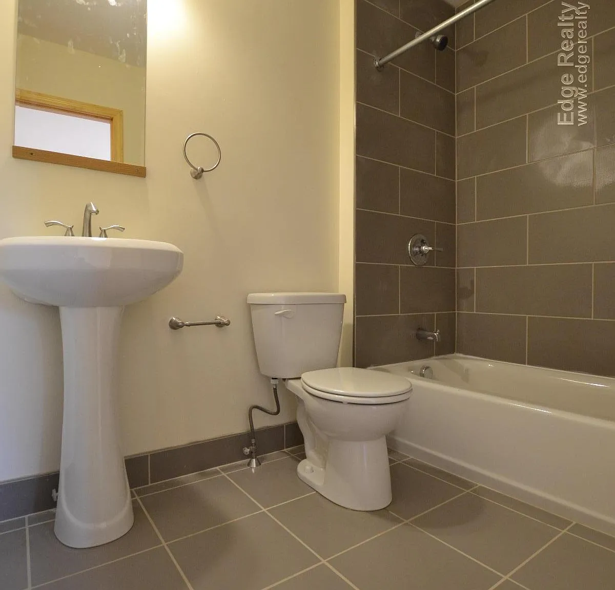 3 bed, 3.5 bath, 1200 sqft, $3,900 — Photo 4