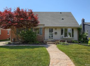 15063 Leroy St, Southgate, MI 48195