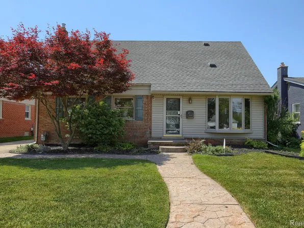 15063 Leroy St, Southgate, MI 48195